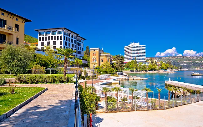 Croatia's Coastal Charms-Exploring the Best Beaches and Seaside Towns