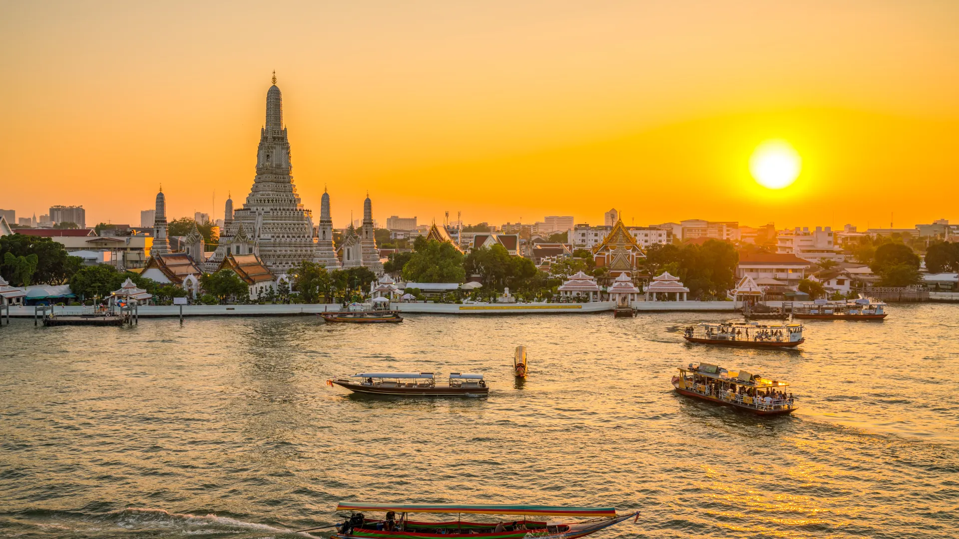 Must-visit temples in bangkok, thailand