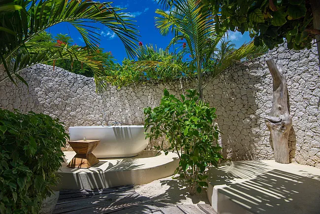 White Sand Luxury Villas & Spa