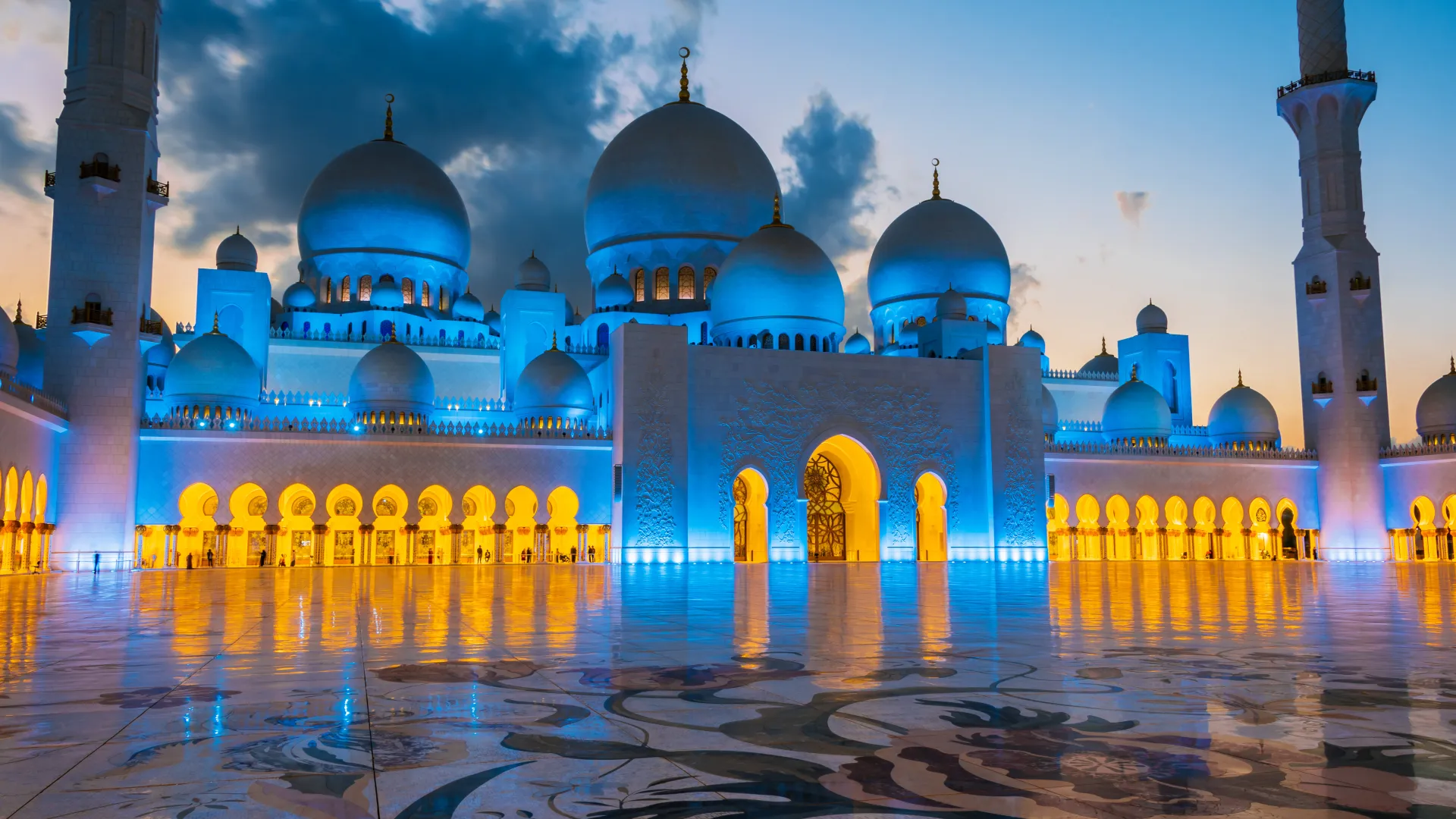 Romantic getaway in dubai